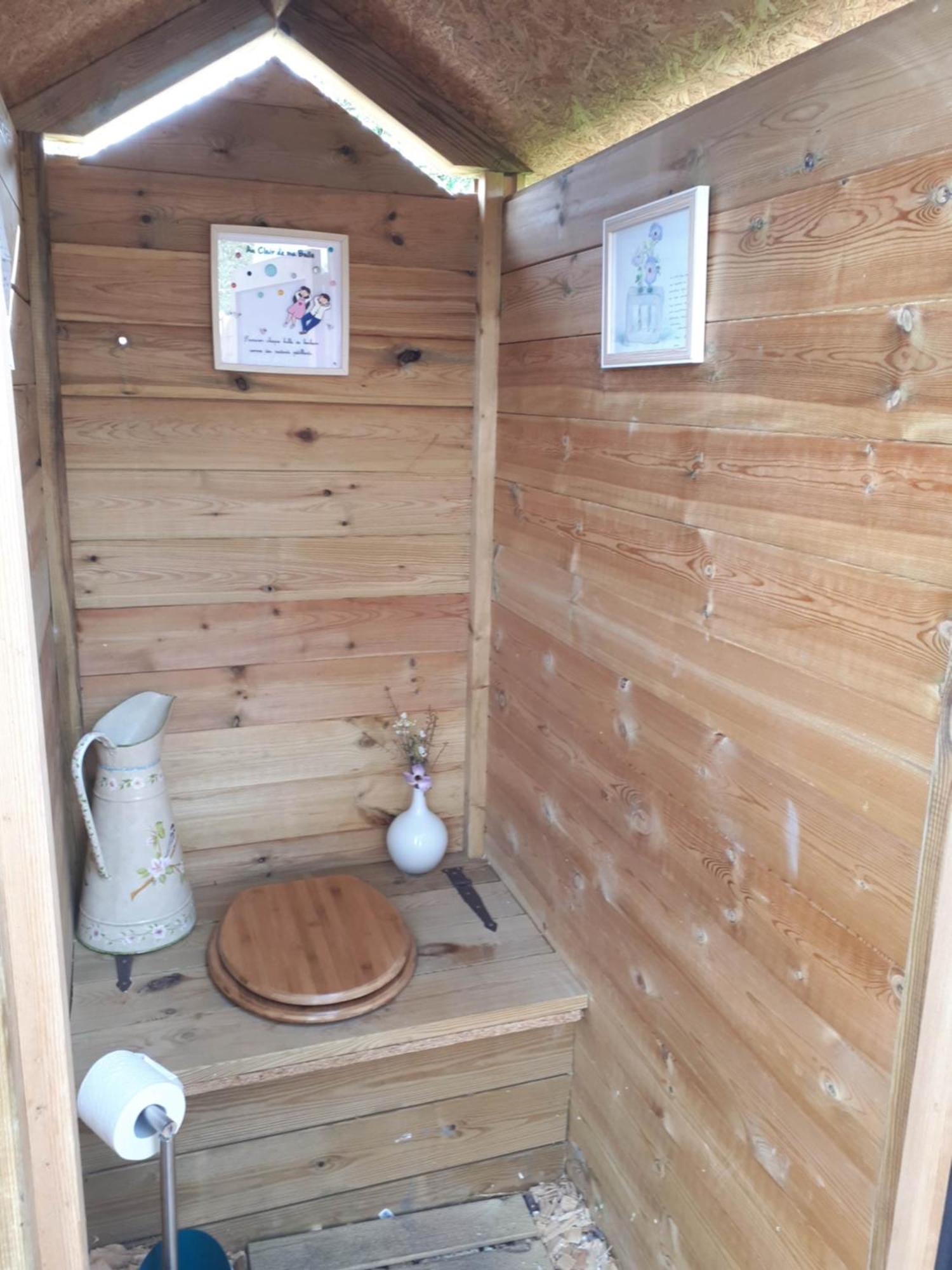 Au Clair De Ma Bulle Hotell Marche-en-Famenne Exteriör bild